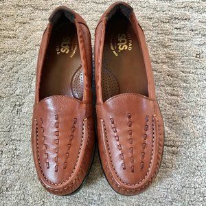 SAS Weave Slip-On Loafer - Chestnut - Size 7W - EXCELLENT almost NEW